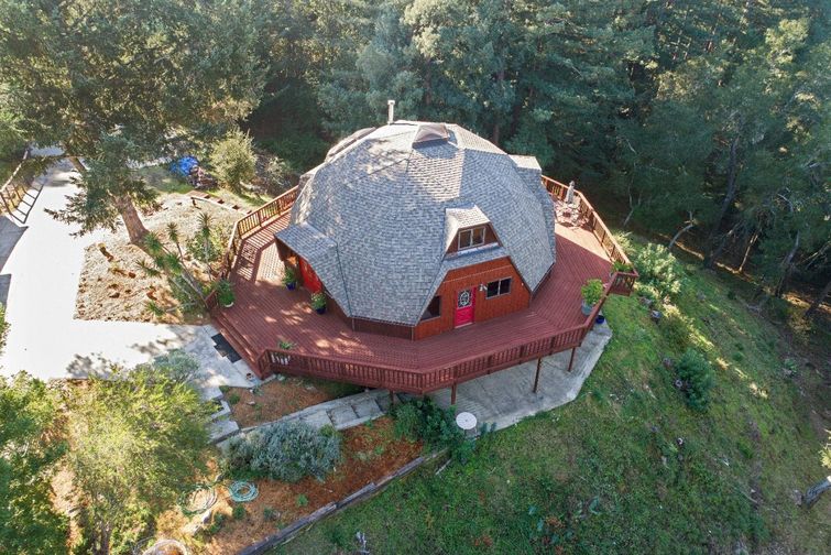 アメリカのカリフォルニア州ボルダー クリークにあるドームハウス ドームハウスを建てるなら専門家が設計するdomehouse Info へ