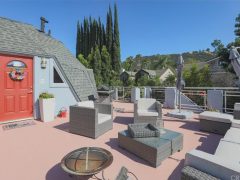 アメリカのカリフォルニア州ウッドランドヒルズにあるドームハウス