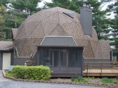 アメリカのイリノイ州ボンフィールドにあるドームハウス